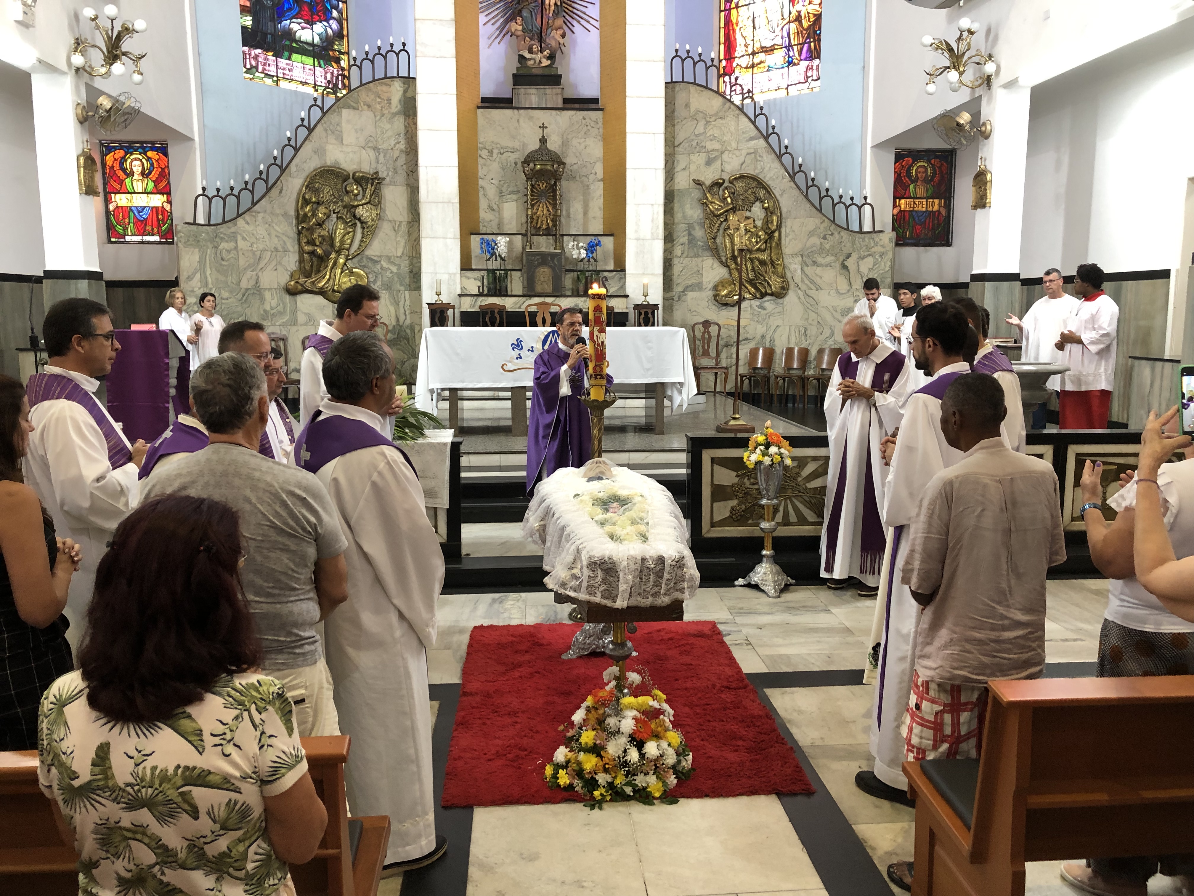 Bispo celebra missa de corpo presente de Frei Enéas Berilli O.A.R