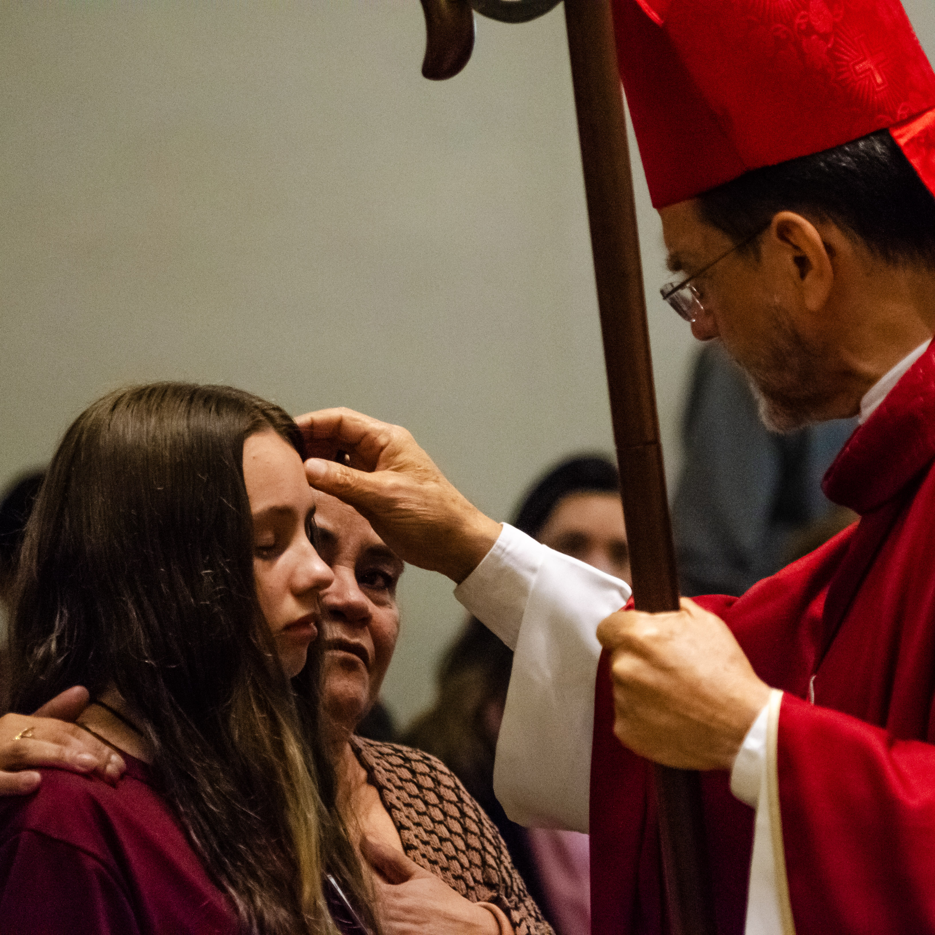 Com celebração da Crisma, bispo inicia Visita Pastoral a Dores do Rio Preto