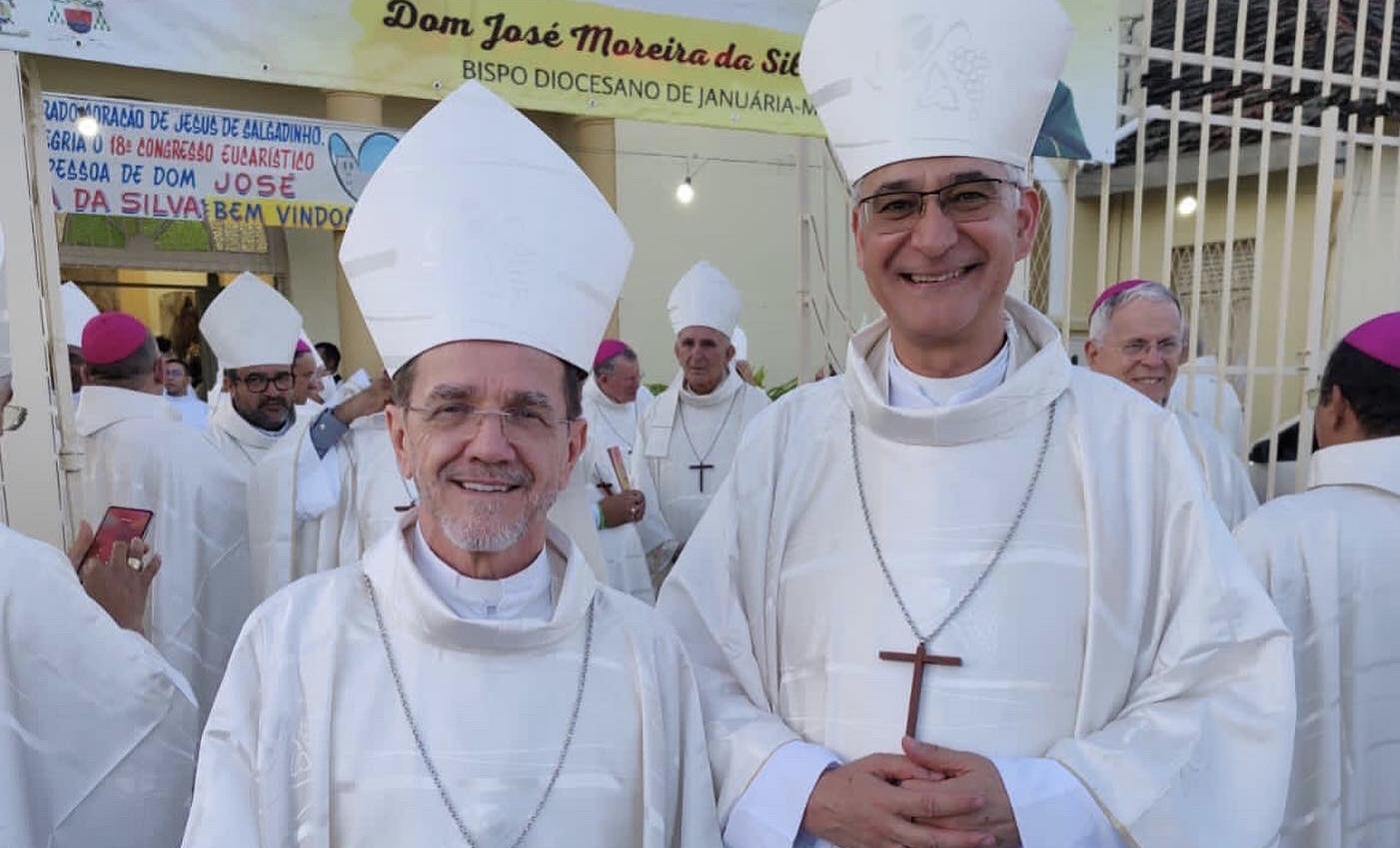 Bispo de Cachoeiro participa do 18º Congresso Eucarístico Nacional