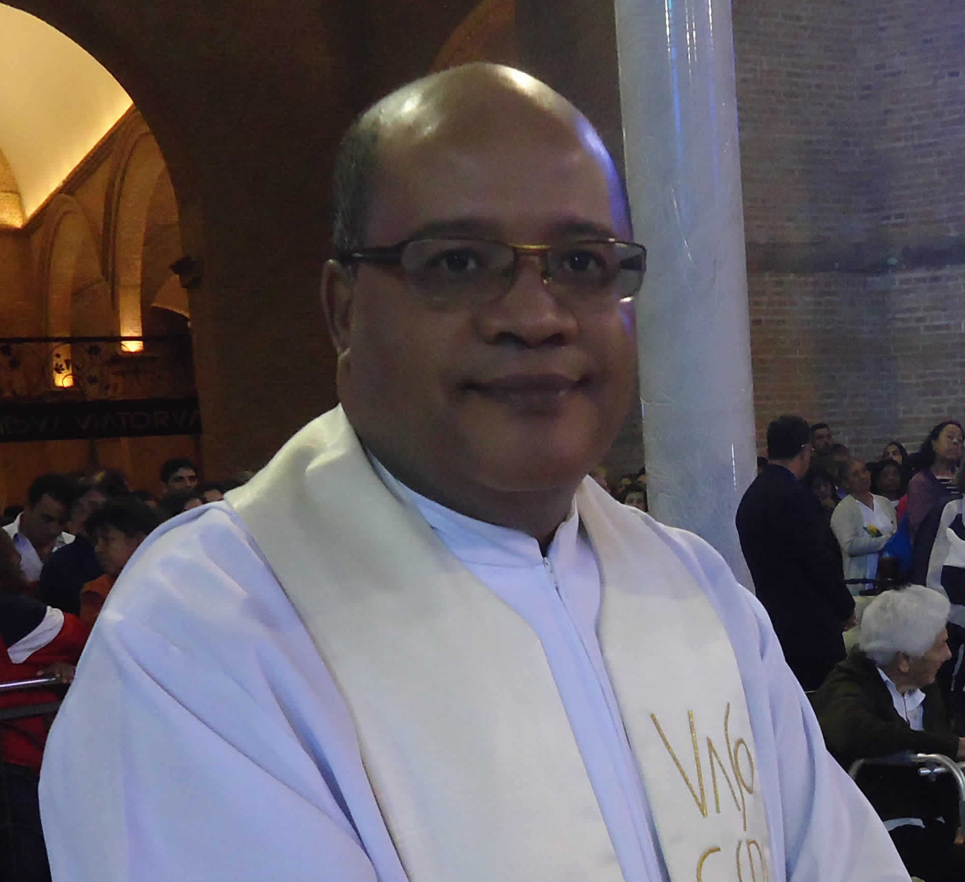 Padre Levy Ferreira continua internado após sofrer AVC