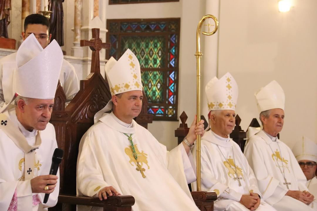 Bispo natural de Cachoeiro toma posse na Diocese de Caratinga (MG)