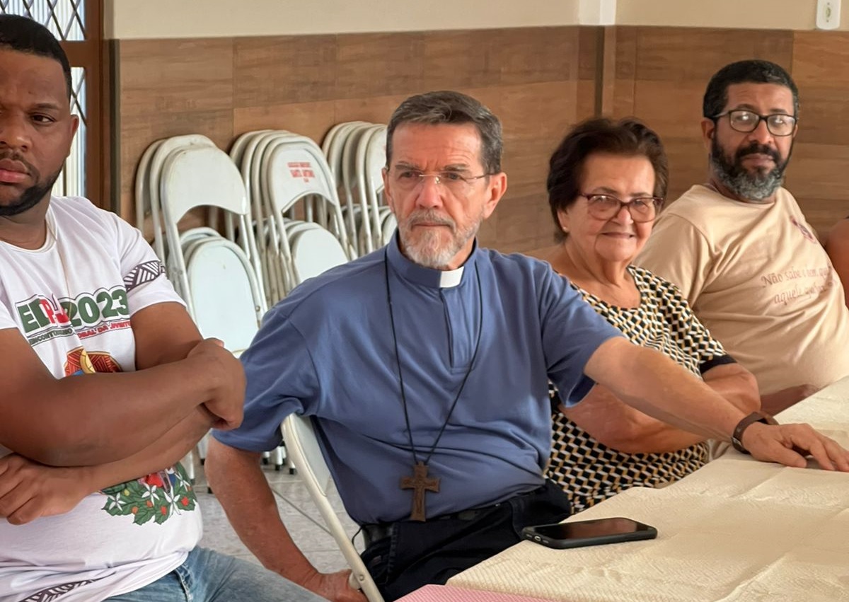 Dom Luiz Fernando Lisboa visita Associação Santo Antônio, em Bom Jesus do Norte 