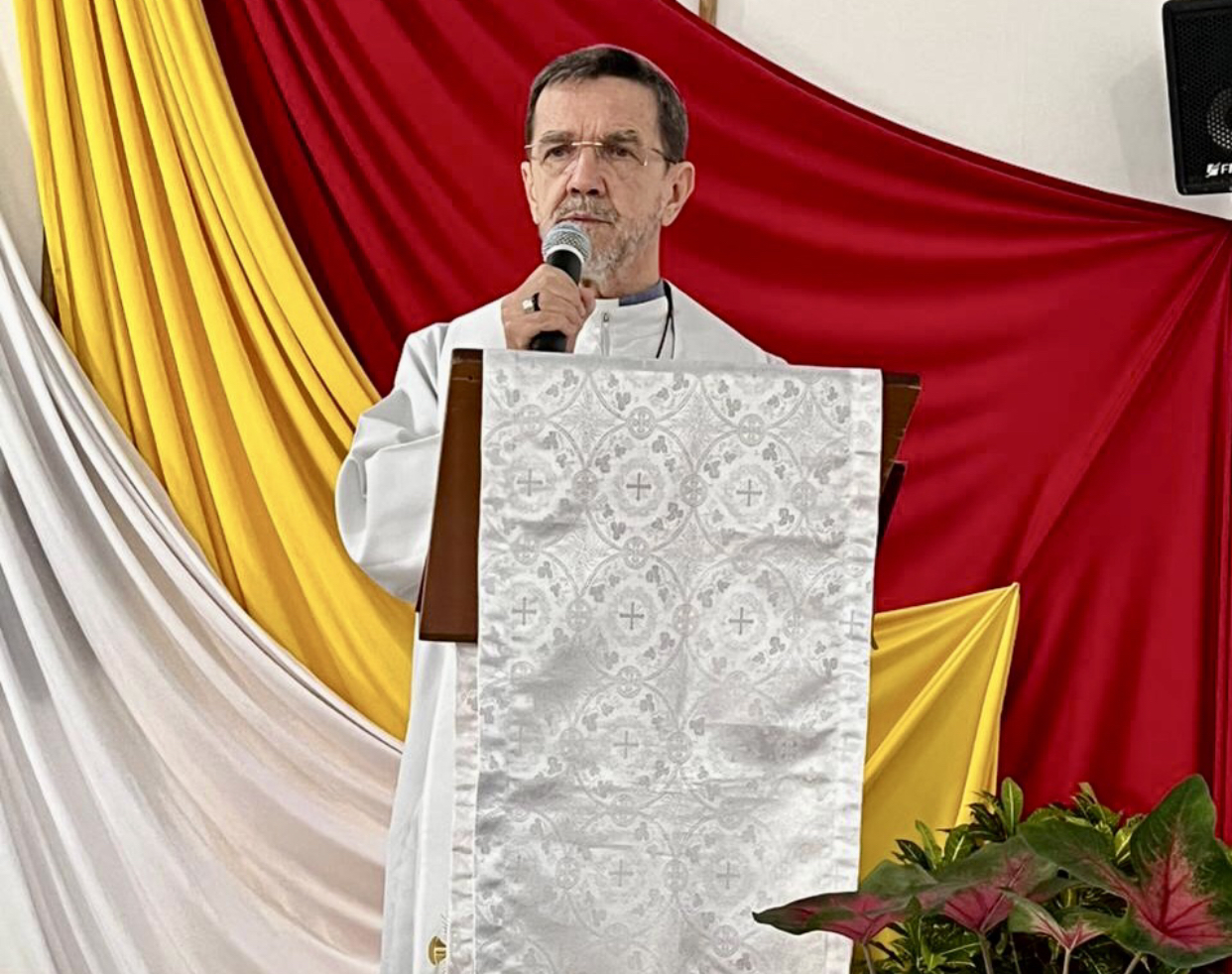 Bispo de Cachoeiro celebra no Amazonas 