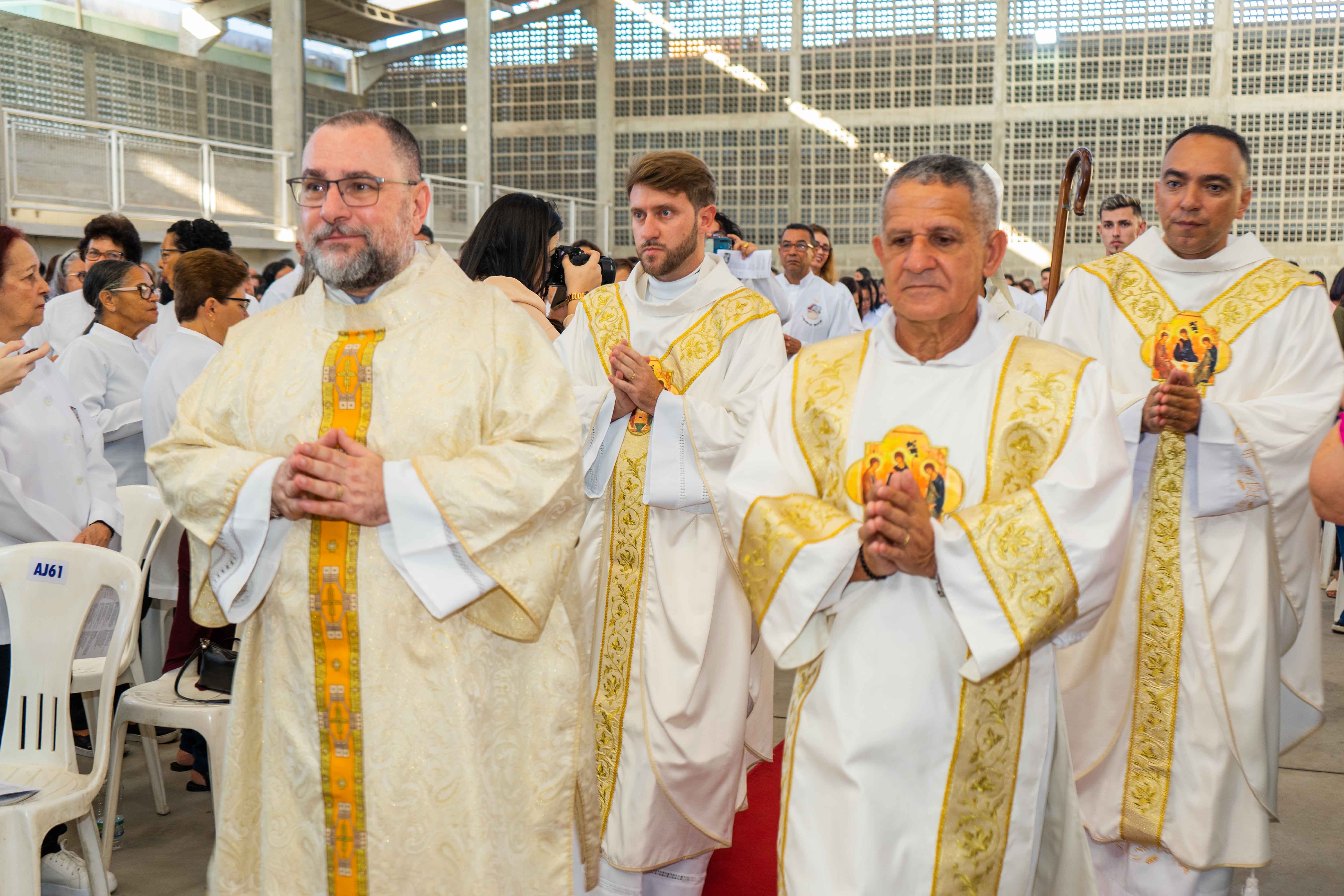 Celebrando à Santíssima Trindade, Bispo Diocesano inicia Visita Pastoral em Marataízes 