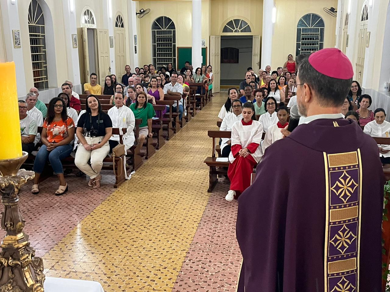 Bispo de Cachoeiro realiza visita pastoral em Alegre