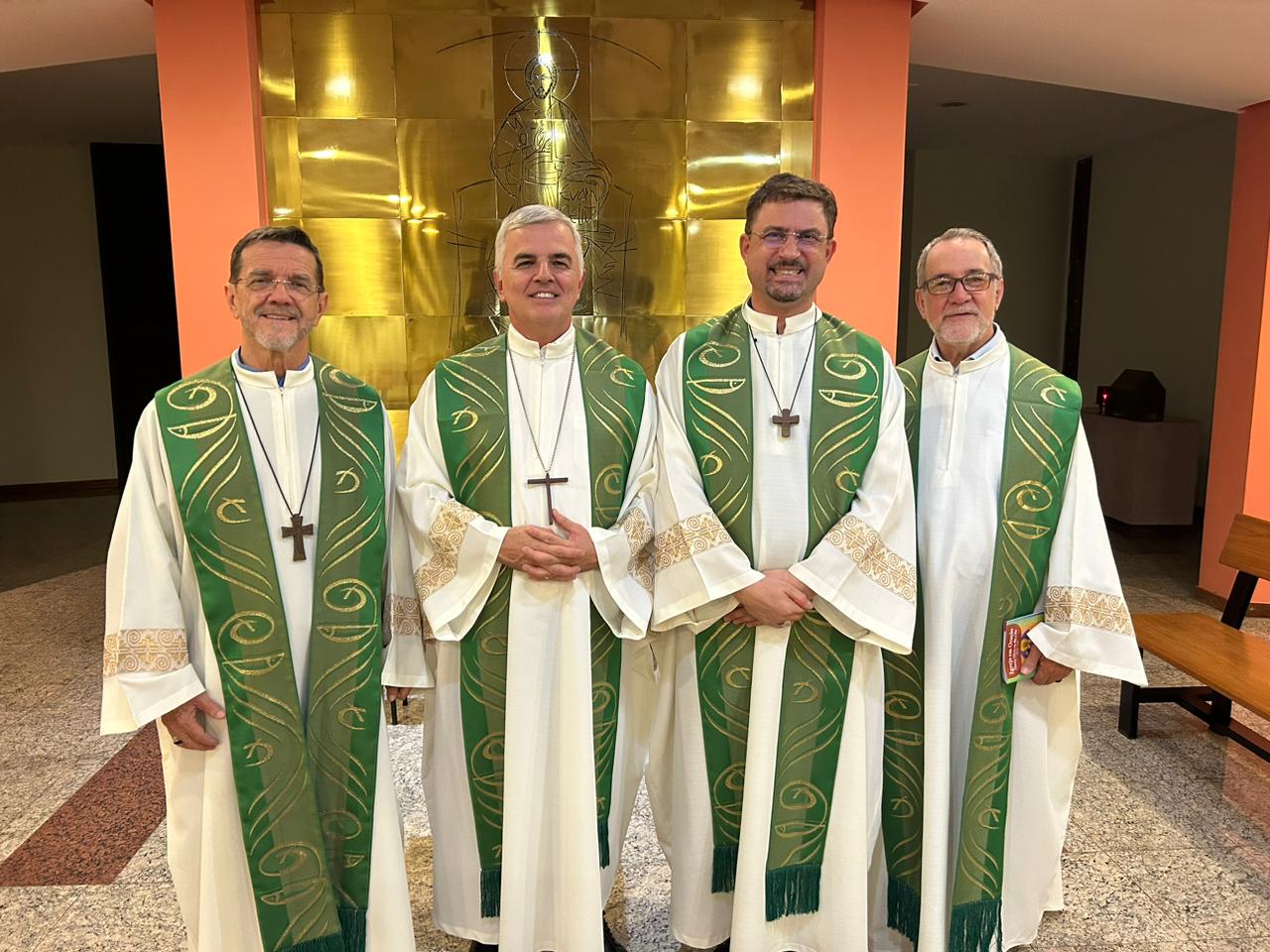 Bispo de Cachoeiro participa de encontro da CNBB em Brasília 