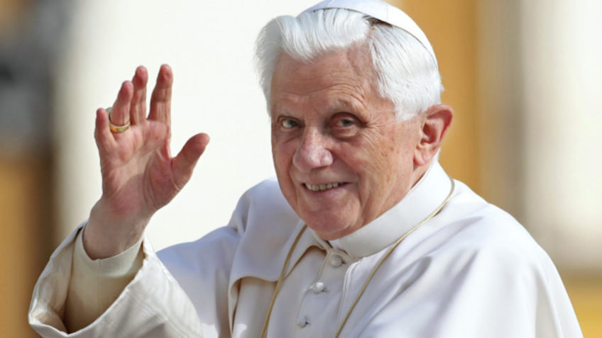 Bispo brasileiro redige e autoriza oração em devoção ao Papa Bento XVI 