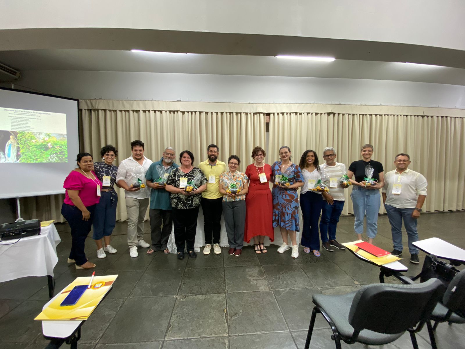 Comissão de Arte Sacra e Bens Culturais da Diocese de Cachoeiro ministra encontro da zeladoria na Arquidiocese de Vitória 