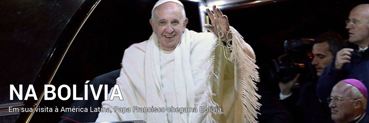 Papa chega à Bolívia.